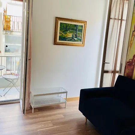 Contemax Arthouse Πανσιόν Σαλέρνο