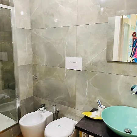 Contemax Arthouse בית הארחה